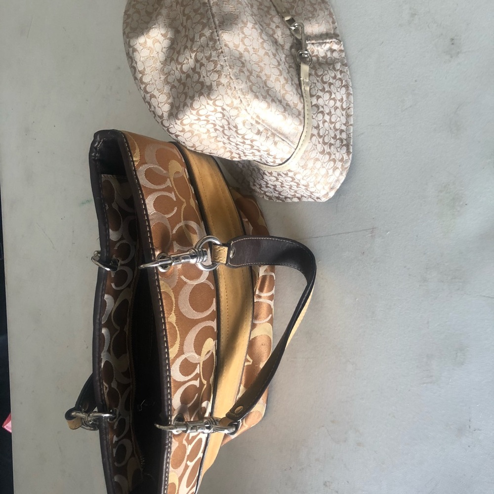 Coach bag and Hat - Picture 2 of 4